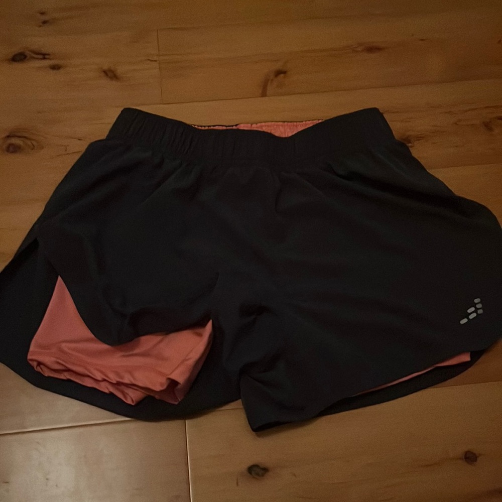 Adorable BCG gray and coral shorts! Perfect for exercise/running!🏃🏽‍♀️🏋️‍♀️Xs